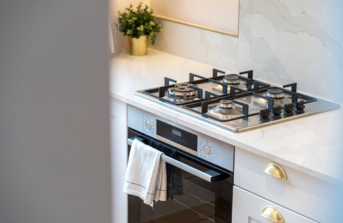 Golborne Apartment | Wild Flowers