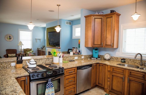 North Wildwood House | Wild Ice Cream - Sleeps 10+ - 16th Ave - NWW