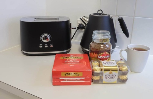 South Brisbane Apartment | Wild Luxe Apt - Southbank & Fast WiFi, Parking