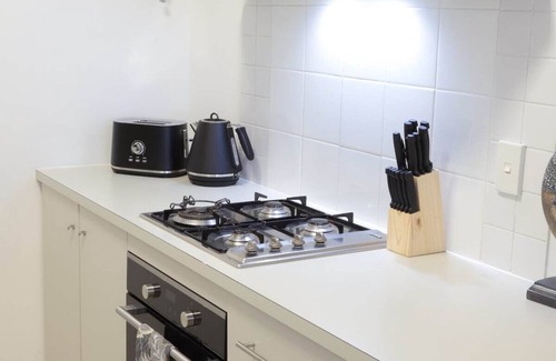 South Brisbane Apartment | Wild Luxe Apt - Southbank & Fast WiFi, Parking