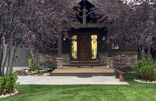 Victor House | Wild Mustang Ranch