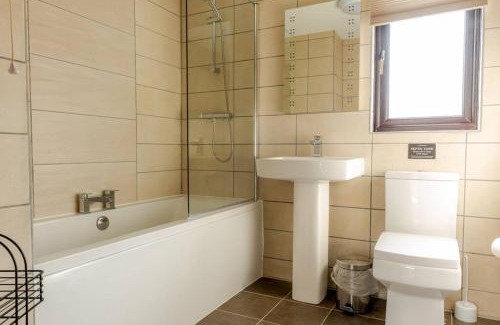 Storwood Villa | Wild Oats Lodge 9, Yellowtop Country Park