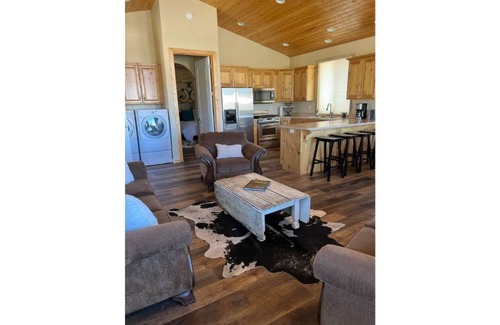 Alton House | Wild Rose Ranch Barndominium - Near Zion & Bryce