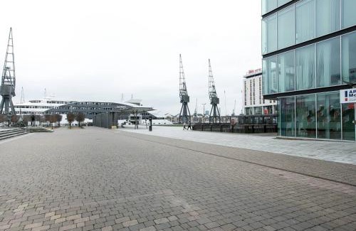 Docklands Apartment | Wild Roses Serviced Apartments - ExCel Warehouse 1