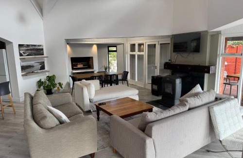 Wilderness House | Wilderness deckhouse. views!/sun/sea/river/kayaks