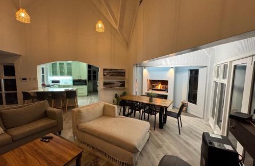 Wilderness House | Wilderness deckhouse. views!/sun/sea/river/kayaks
