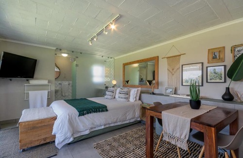 Stellenbosch House | Wildlife Retreat on a Wine-Farm