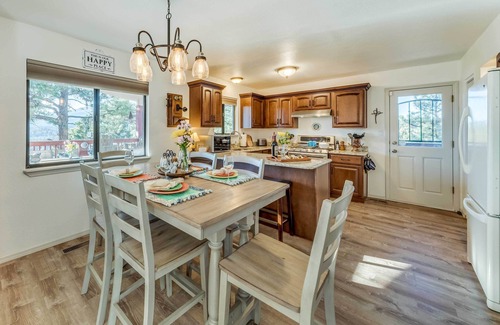 Ruidoso Cabin | Wildlife Watching & Mtn Views: Luxe Ruidoso Escape