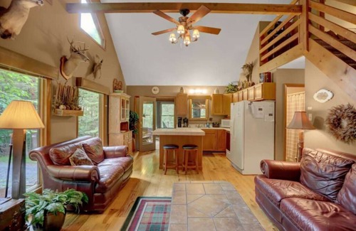 Huntingdon Ski Chalet | Wildwood Chalet -Raystown Lake Vacation Rentals, Aunt Susie's