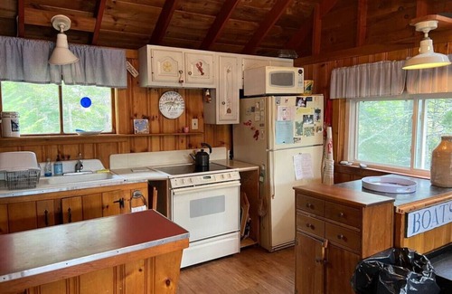 Vinalhaven Cabin | Wildwood Cottage and Bunkhouse