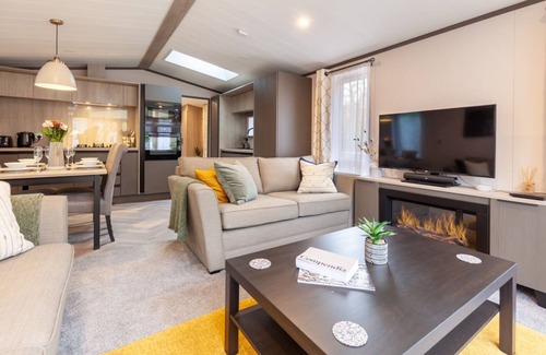 Weybourne Apartment | Wildwood - modern Kelling Heath caravan