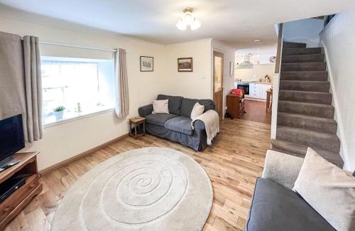 Abernethy House | Willesdene Cottage