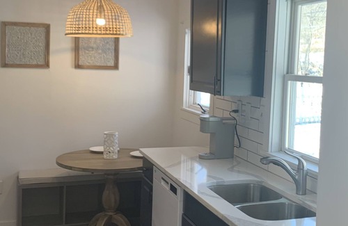 Williams Bay Cottage | Williams Bay cottage, <1 mile to beach