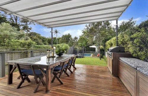 Willoughby House | Willoughby 3 bedroom family home -with pool! Close to Sydney CBD