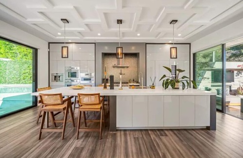 Laurel Canyon Villa | Willow Glen - Hollywood Hills Multi-Level Villa with Elevator, Theater & Pool