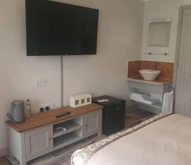 Pegsdon Ski Chalet | Willow Lodge In Hexton