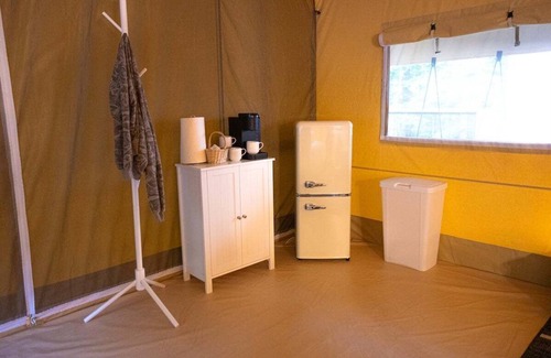 Millersburg RV Rental | Willow Tent | Outdoor Shower + Fresh Eggs