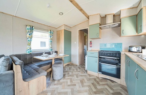 Great Houghton Cottage | WILLOWBROOK HIDEAWAY - BILLING AQUADROME in Billing Aquadrome Holiday Park