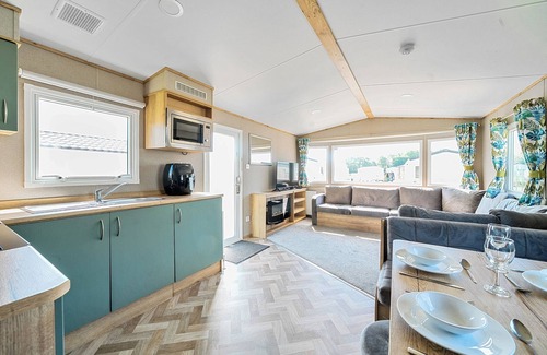 Great Houghton Cottage | WILLOWBROOK HIDEAWAY - BILLING AQUADROME in Billing Aquadrome Holiday Park