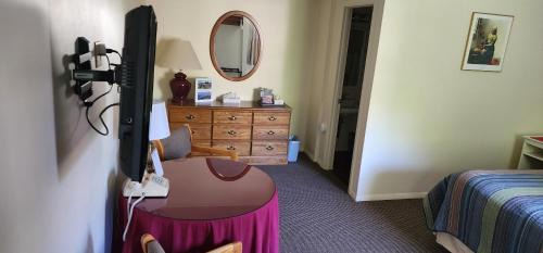 Dryden Hotel | Wilson Lake Inn