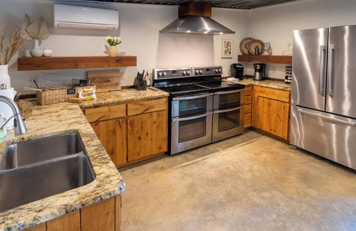 Wimberley House | Wimberley Hill Country Retreat – Pond, Pool, Hot Tub & Firepit Under the Stars