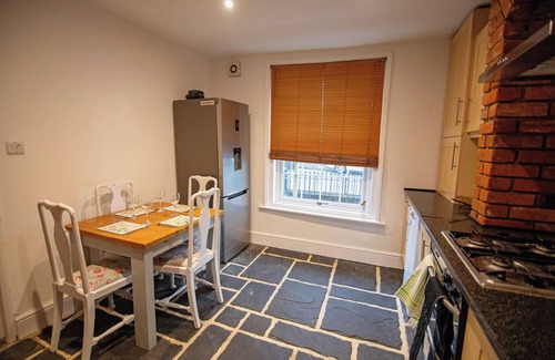 Winchester House | Winchester City House - beautiful 3 bedroom home close to the centre