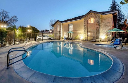 South San Jose House | Wind down and rest up near San Jose McEnery Convention Center!