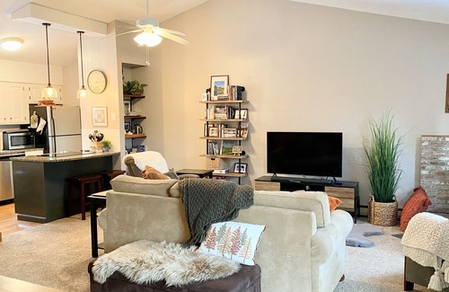 Quechee House | Windfall @ Quechee Club VT: Cozy Updated Condo A/C, Fireplace -Ski -Golf -Renew