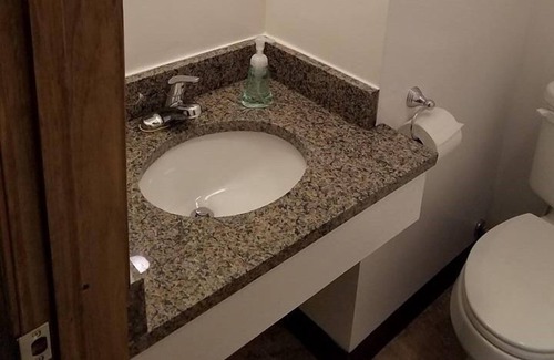 Windsor Hotel | Windsor Crossroads Motel