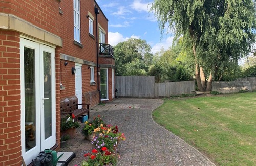 Windsor Apartment | Windsor - Modern - Two Bedroom (Two Bathroom) Apartment on Private Estate
