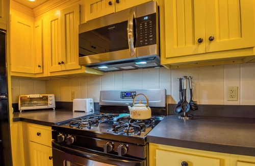 Rangeley House | Windy Cross | Private Waterfront, Dock, Hot Tub & Ping Pong