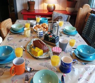 Parkmill Ski Chalet | Windy Hill - Three Cliffs Bay, Gower