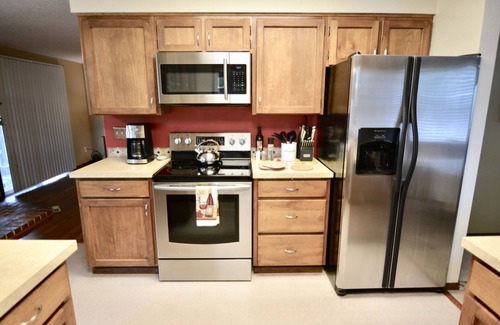 McMinnville House | Wine Country Garden Retreat & Free Wine Tastings!