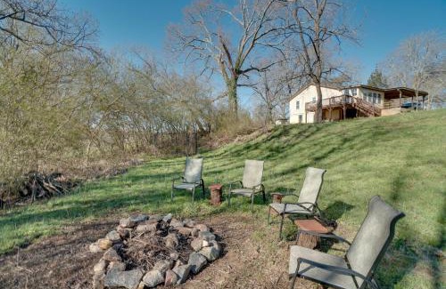 Dahlonega House | Wine Country Retreat with Fire Pit and Sunroom!