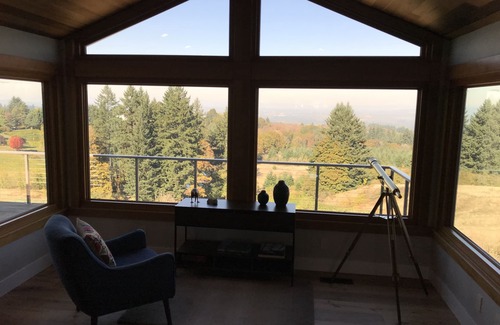 Newberg House | Wine country with views