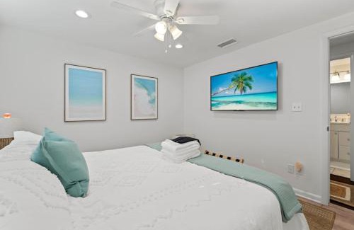 Jacksonville Beach House | Wine Down, Heated Saltwater Pool