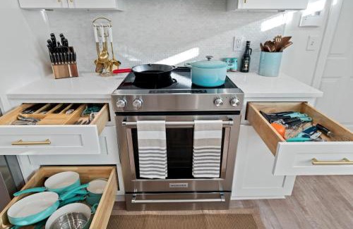 Jacksonville Beach House | Wine Down, Heated Saltwater Pool