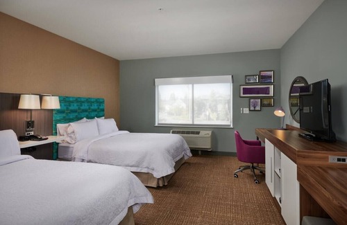 Sherwood - Tualatin North Hotel | Wine & Unwind | 4 Units w/Pool, Hot Breakfast & Hiking All Just Minutes Away