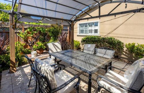 Hayward House | Wine Waves & Comfort 2BR Bay Area Beauty