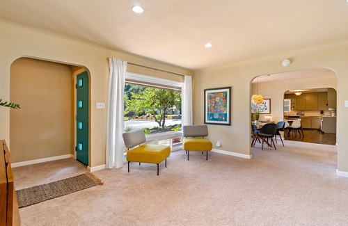 Paso Robles House | Winemakers Home🍷 Mid-Century Modern😎Pool⛱Walk to Downtown Paso!
