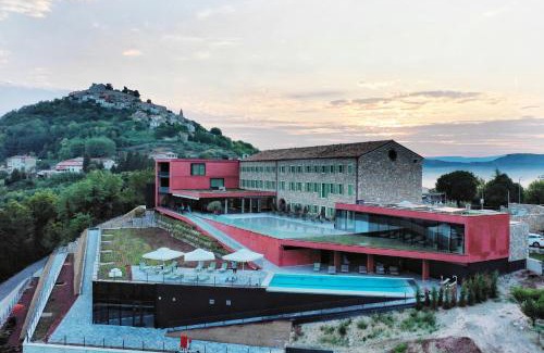 Motovun Hotel | Winery & Design hotel ROXANICH
