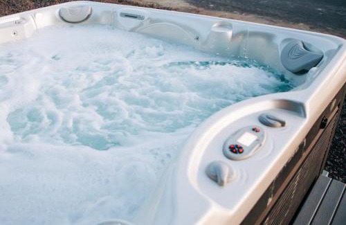 Quincy House | Winery, Gorge, & Hot Tub Escape - Unforgettable!