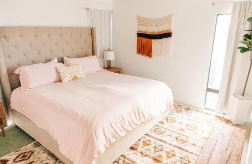Quincy House | Winery, Gorge, & Hot Tub Escape - Unforgettable!