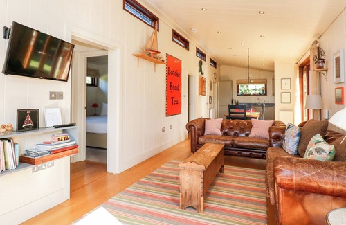 Barnsdale Cottage | WING, pet friendly, with open fire in Exton, Rutland