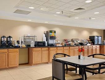 Pueblo Hotel | Wingate by Wyndham Pueblo