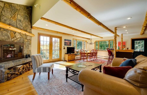 Winhall House | Winhall Home with Deck and Views, 6 Mi to Ski Slopes!