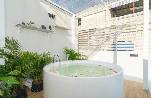 Patong House | Wink Centre 9 Patong beach 4 beds