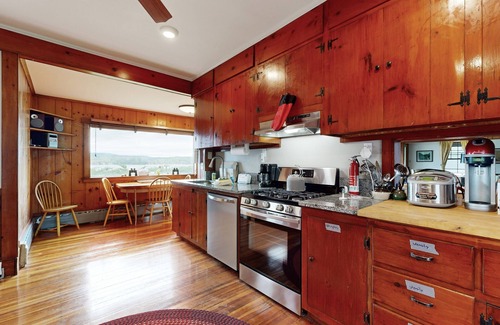 Lochmere House | Winnisquam Lake Retreat | House in Tilton with lakefront yard and gas grill
