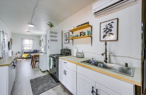 Winnsboro Cottage | Winnsboro Tiny House w/Trails, Yard Games & More!