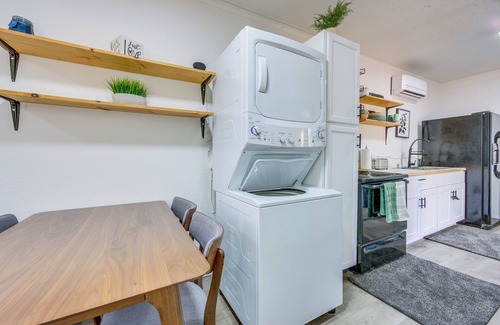 Winnsboro Cottage | Winnsboro Tiny House w/Trails, Yard Games & More!